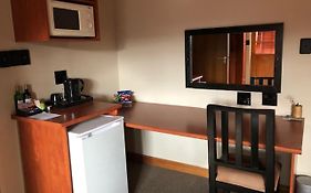 A La Martha'S Air-Port Guest House